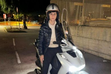 Si schianta contro l’albero nella notte, morto un 18enne a Palermo