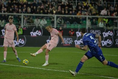 Pohjanpalo fa 12, Joronen para tutto e il Palermo batte il Padova. Al Barbera finisce 1-0, rosanero quarti
