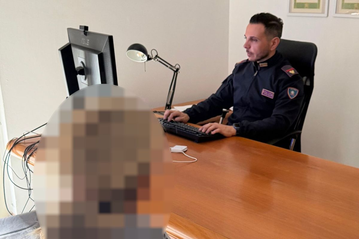 Truffa shock a Catania: 18enne si finge poliziotto e ruba gioielli a una 90enne per 30mila euro Truffa shock a Catania: 18enne si finge poliziotto e ruba gioielli a una 90enne per 30mila euro