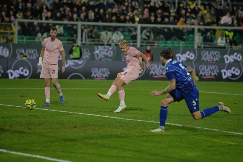Serie B, Palermo a Monza per il big match. Il Venezia prova la fuga in vetta
