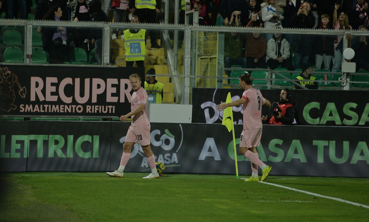 Palermo-Padova 1-0, gli scatti più belli del match del Barbera | FOTO Palermo-Padova 1-0, gli scatti più belli del match del Barbera | FOTO