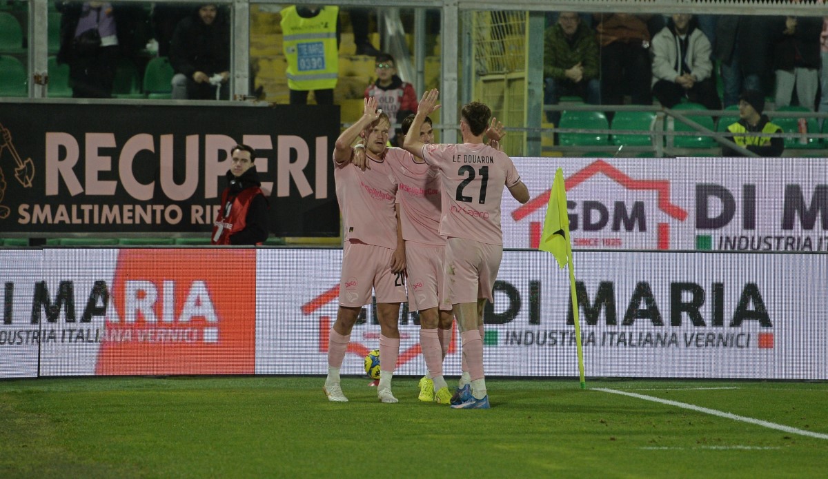 Palermo-Padova 1-0, gli scatti più belli del match del Barbera | FOTO Palermo-Padova 1-0, gli scatti più belli del match del Barbera | FOTO