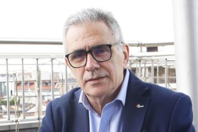 Vaccini, l’ira di Pregliasco: “Scelte degli Usa rivoltanti, si rischia il ritorno di malattie prevenibili”