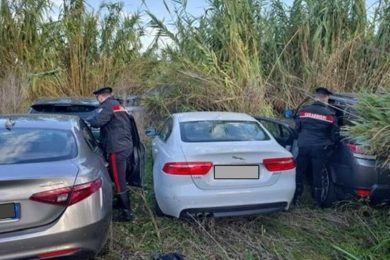 Catania, smascherata rete di furti di auto di lusso: decisive le riprese con gli elicotteri