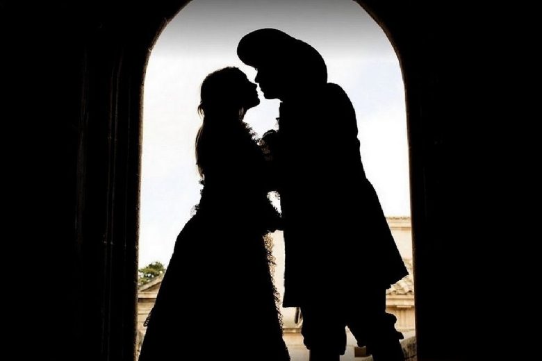 Al Teatro Abc di Catania in scena un intenso e passionale Giulietta & Romeo tra atmosfere antiche e moderne