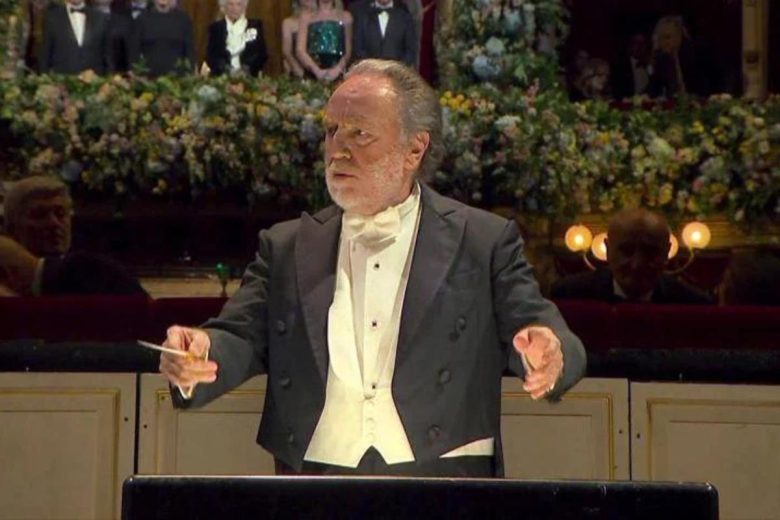 Scala di Milano, malore per il maestro Chailly: interrotta l’opera, pubblico rientra a casa