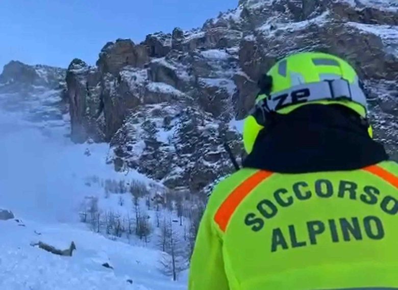 Valanga in Val di Susa, ci sarebbero persone coinvolte: arrivati i soccorsi con le unità cinofile