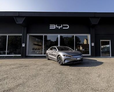 BYD sorpassa Tesla: è il più grande venditore auto elettriche al mondo