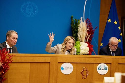 Meloni: non sempre d’accordo con Trump. E la Ue deve parlare con la Russia