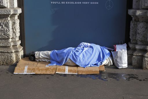 Nel 2025 in Italia sono morte in strada 414 persone senza dimora