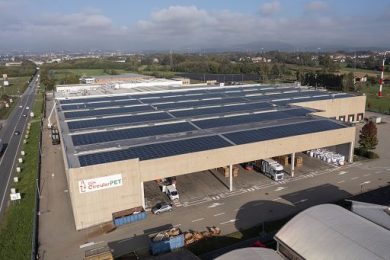 Nel Biellese l’hub green Coca Cola: 3 mld di bottiglie in plastica riciclata