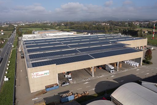 Nel Biellese l’hub green Coca Cola: 3 mld di bottiglie in plastica riciclata