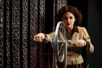 Teatro, a Napoli Carmen di Marzo porta in scena “Il Cuore Inverso”