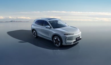 Geely: oltre 3 mln auto vendute in 2025, target 2026 a 3,45 mln