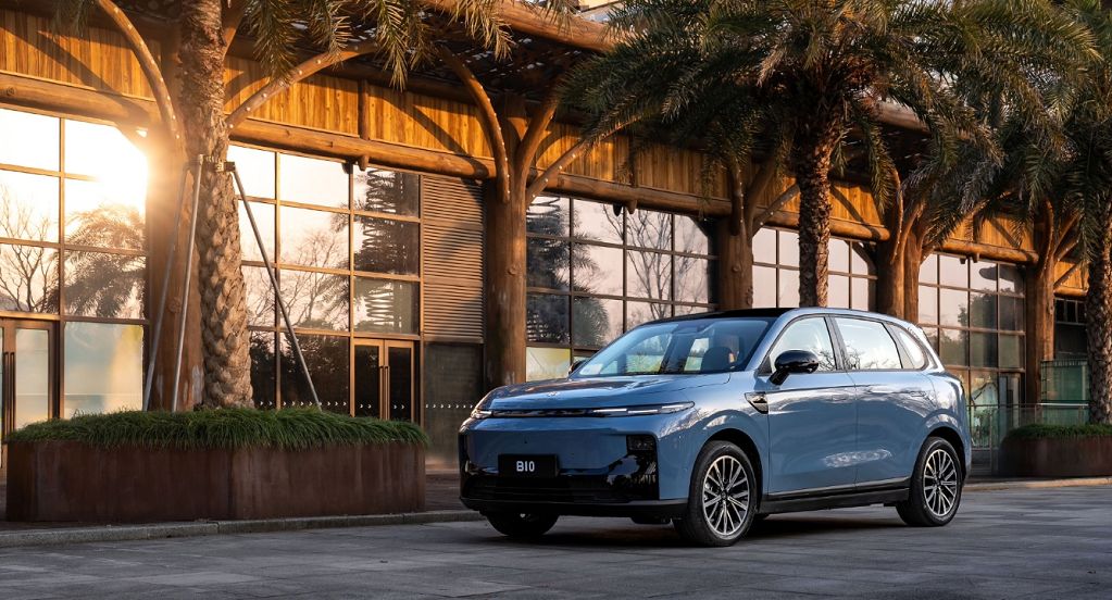 Leapmotor debutta la B10 bev con range extender e 900 km autonomia