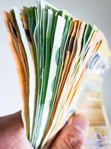 Abi: tasso prestiti dicembre invariato al 3,97%, mutui al 3,37%