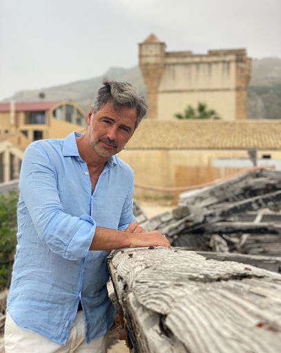 Beppe Convertini presenta libro “Il Paese delle tradizioni” a Martina Franca