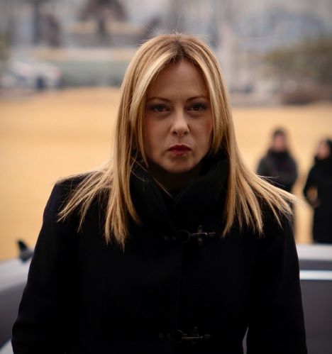 Meloni: da quando siamo al governo meno tasse su lavoro e famiglie