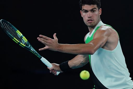 Tennis, Alcaraz al terzo turno a Melbourne