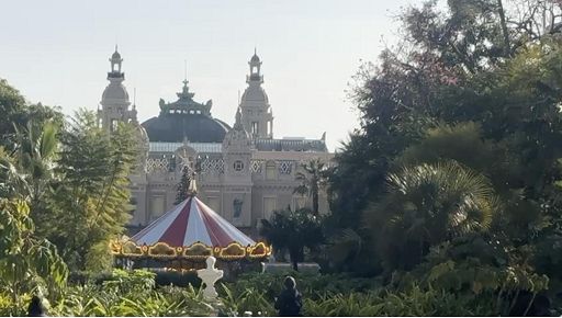 Monaco apre il nuovo anno con spettacolo, tradizione e adrenalina