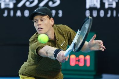 Tennis, allarme caldo agli AO: Sinner anticipa alle 2 di stanotte