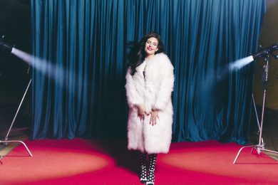 Ditonellapiaga apre le porte al nuovo anno con “Si lo so”