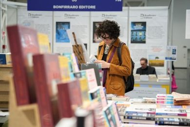 Torna a Milano Book Pride: messaggio di speranza poetico e piumato