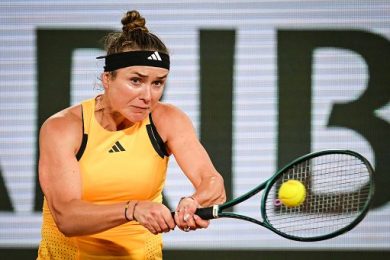 Tennis, Svitolina semifinale a Melbourne, Gauff spacca racchetta