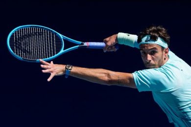 Australian Open, sfortuna Musetti: avanti 2-0 con Djokovic, si ritira