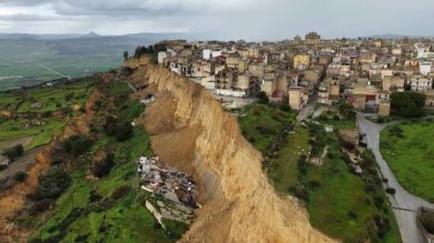 Frana Niscemi, D’Angelo: 4 km di fronte, fascia di 50 metri a rischio