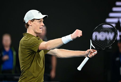 Australian Open, Sinner in semifinale: Shelton ko in tre set