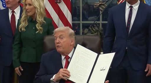 Ucraina, Trump: apprezziamo molto stop a attacchi accettato da Puntin