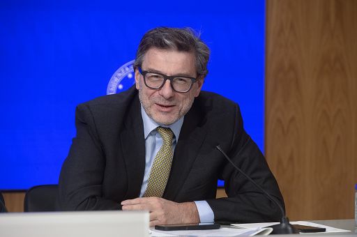 S&P conferma il suo BBB+ sull’Italia, ma l’outlook ora è positivo