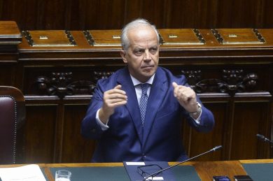 Askatasuna, Piantedosi sente agente aggredito e ferito a Torino