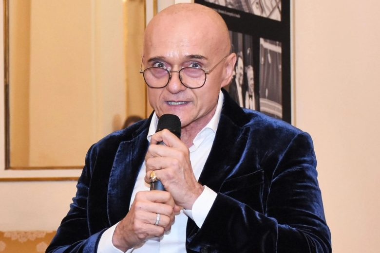 “Non ho commesso nessuna violenza”, Alfonso Signorini si difende davanti ai pm