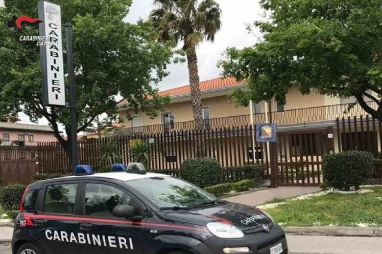 La truffa del finto carabiniere e le armi nascoste sotto terra, arrestato a Catania ad appena 14 anni
