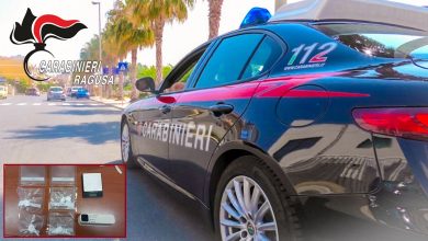 Cocaina nascosta sotto la sella del motorino in buste sottovuoto, arrestato ragazzo nel Ragusano