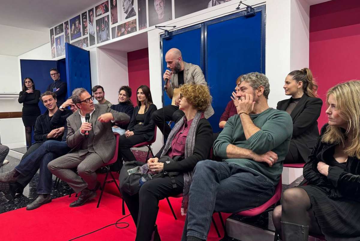 FOTO – Catania, al via “A Casa Tutti Bene” di Muccino. Il regista: “Teatro diverso dal cinema, per me è stata la prima volta”