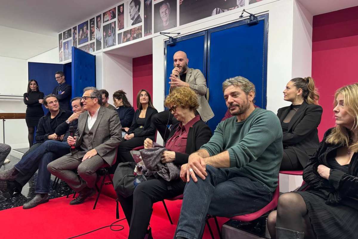 FOTO – Catania, al via “A Casa Tutti Bene” di Muccino. Il regista: “Teatro diverso dal cinema, per me è stata la prima volta”