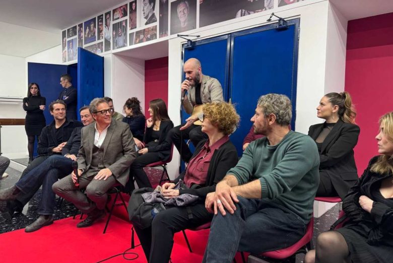 FOTO – Catania, al via “A Casa Tutti Bene” di Muccino. Il regista: “Teatro diverso dal cinema, per me è stata la prima volta”