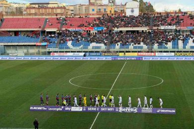 Il Catania la vince nel finale con Di Gennaro e Caturano: Cavese battuta 2-0. Le pagelle