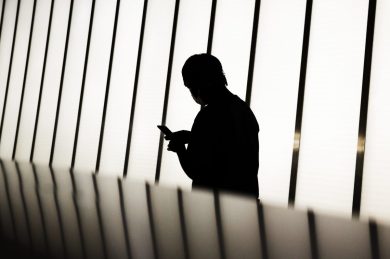 Catania: perseguita ex compagna presentandosi su luogo di lavoro, 54enne arrestato