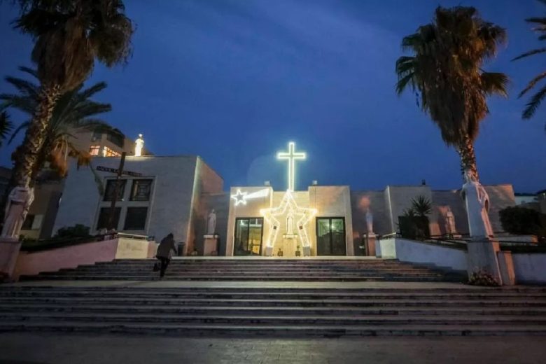 Palermo si stringe attorno al parroco dello Zen: Lorefice terrà una messa alla chiesa di San Filippo Neri