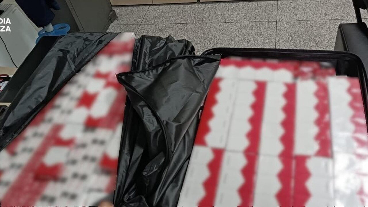Contrabbando a Fontanarossa: scatta il maxi sequestro, scoperte 520 stecche di tabacchi lavorati