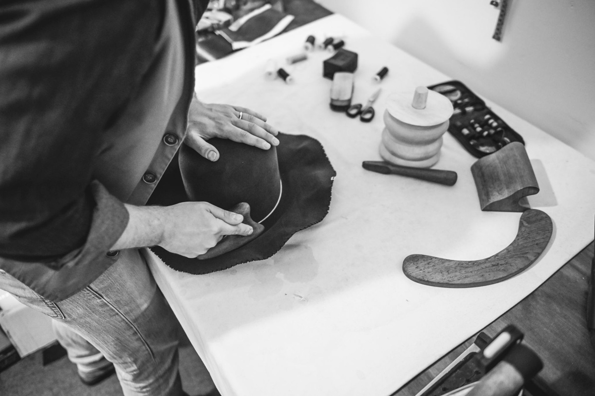 Da attore a cappellaio, la storia del palermitano Claudio Pellerito