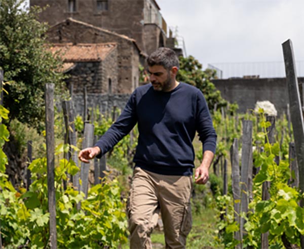 Giuseppe Lazzaro, vent’anni di visione dell’Etna e una scelta: quella di restare
