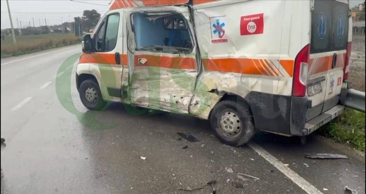 Schianto tra ambulanza e camion sulla SP3 dell’Agrigentino: tre feriti