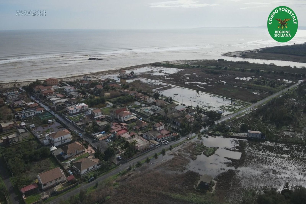 VIDEO | Maltempo, ecco com’è la zona del fiume Simeto dopo il ciclone Harry: il sopralluogo della Forestale VIDEO | Maltempo, ecco com’è la zona del fiume Simeto dopo il ciclone Harry: il sopralluogo della Forestale
