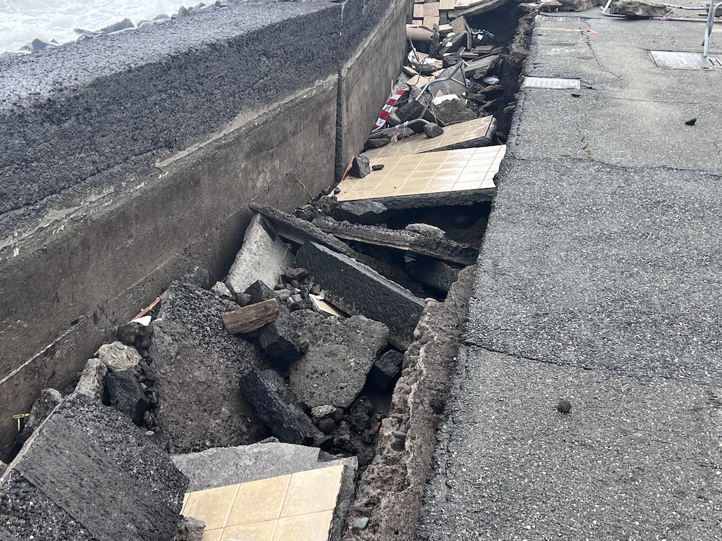 FOTO | Ciclone Harry, Riposto in ginocchio. Il sindaco Vasta: “Servono interventi rapidi”