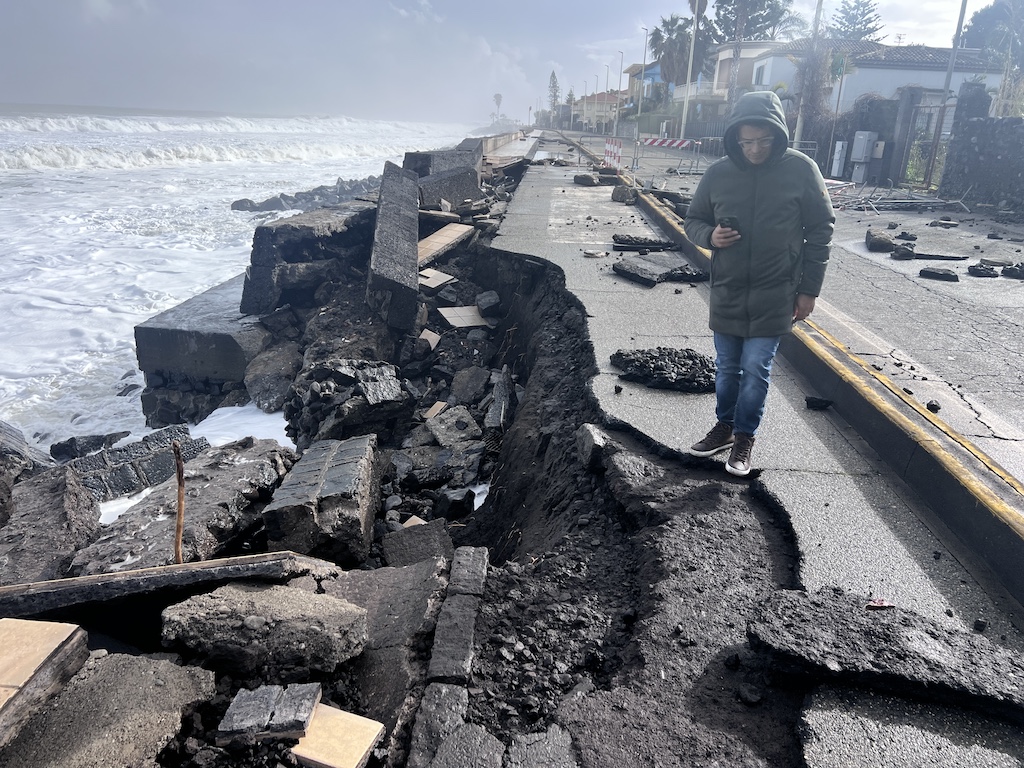 FOTO | Ciclone Harry, Riposto in ginocchio. Il sindaco Vasta: “Servono interventi rapidi”